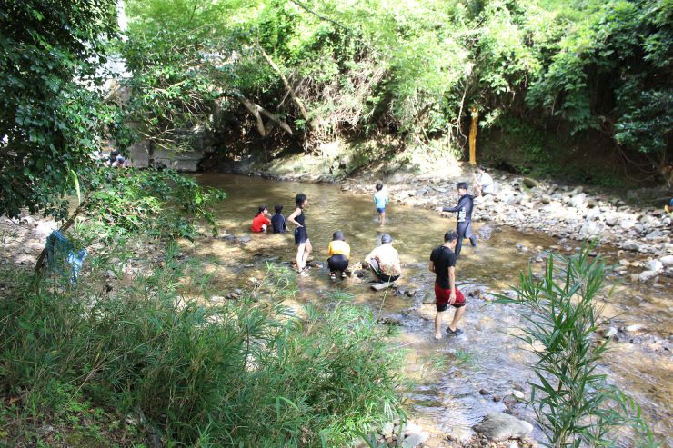 2.川遊び.JPG